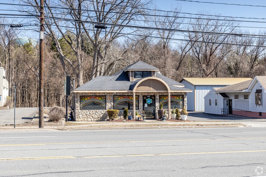 More Photos Of 1785 Western Ave, Albany Restaurant For Sale