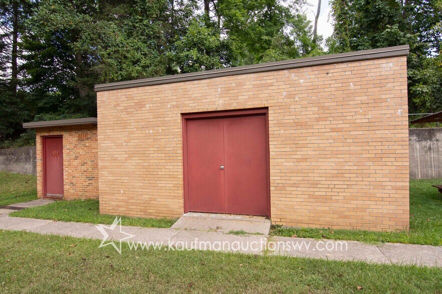 More Photos Of 100 Bluestone Rd, Mount Hope Research And Development For Sale