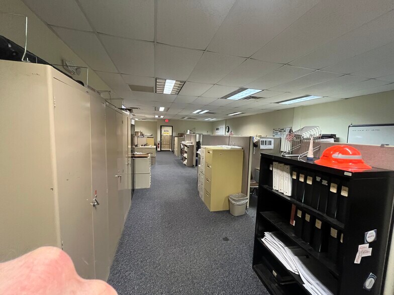More Photos Of 2401 Chicago St, Valparaiso Telecom Hotel Data Hosting For Lease