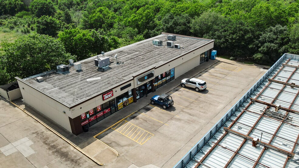 More Photos Of 2000 Fm 158 Rd, College Station Service Station For Lease