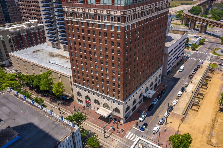 More Photos Of 109 N Main St, Memphis Apartments For Lease