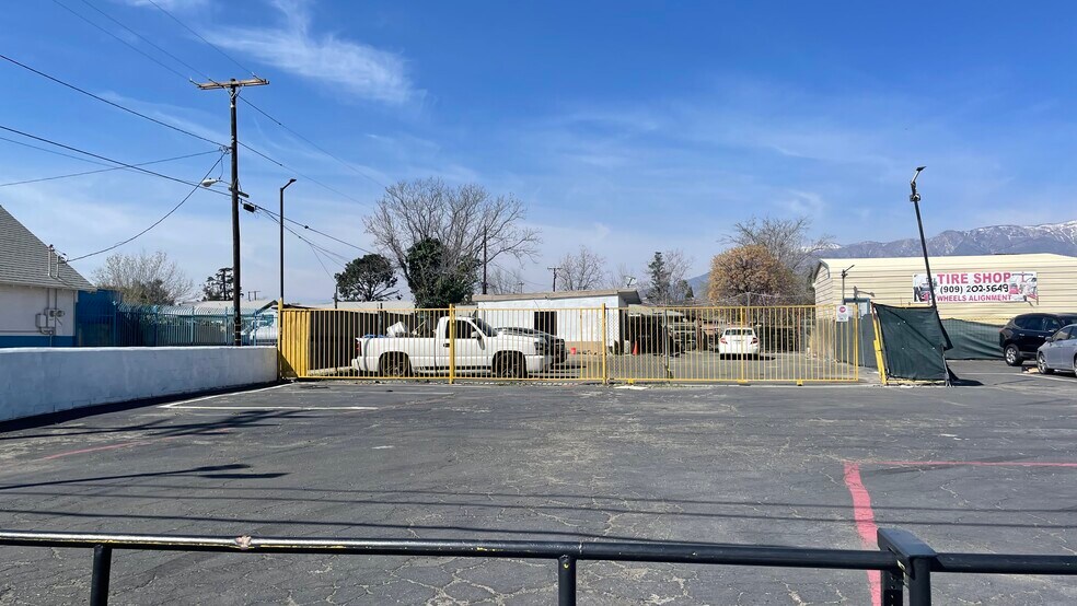 More Photos Of 1060 E 6th St, Beaumont Auto Repair For Sale