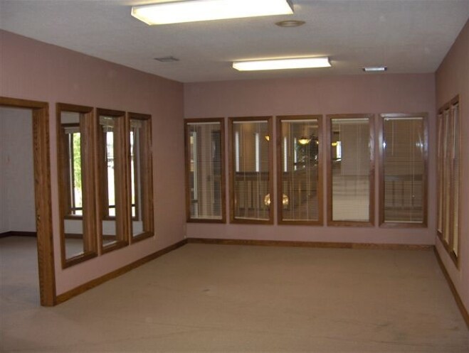 More Photos Of 1101 W Clairemont Ave, Eau Claire Office For Lease