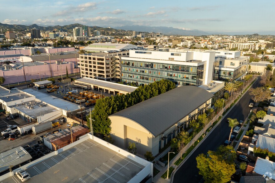 More Photos Of 6555 Barton Ave, Los Angeles Office For Lease