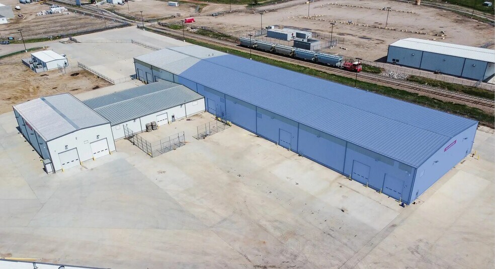 More Photos Of 420 22nd Ave NE, Williston Light Manufacturing For Lease