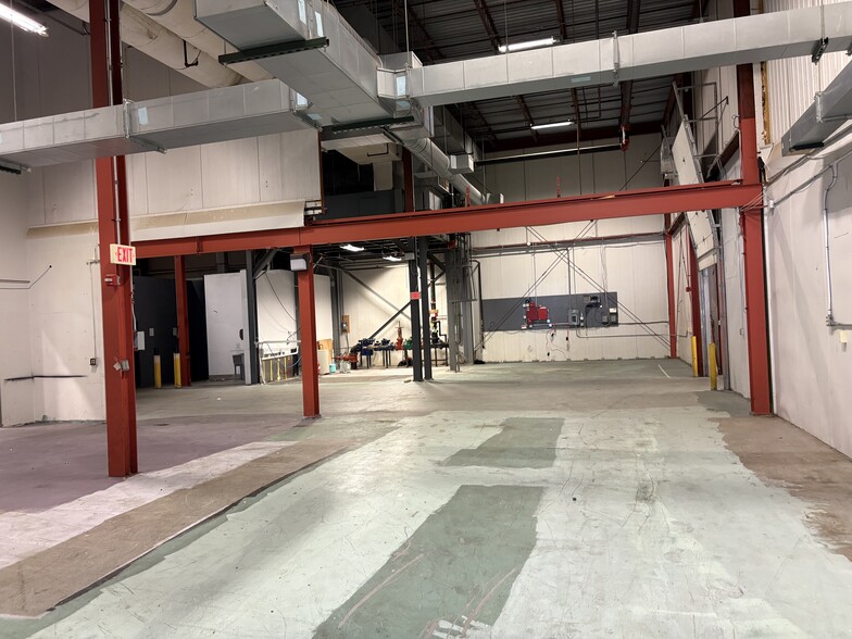 More Photos Of 1207 W Bridge St, Spring City Warehouse For Lease