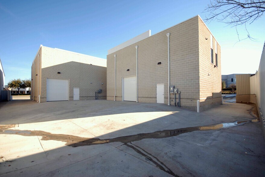 More Photos Of 4245 Marsh Ridge Rd, Carrollton Loft Creative Space For Sale