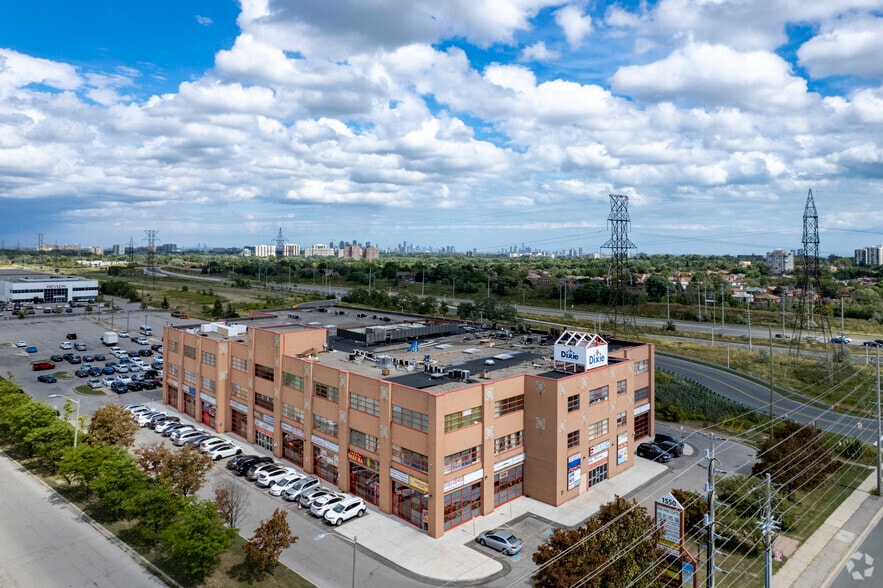 More Photos Of 1550 S Gateway Rd, Mississauga Office For Sale