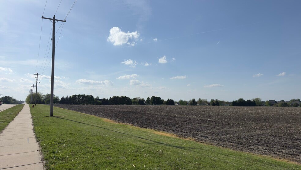 More Photos Of Pin 14-11-477-001 Northtown And Pipeline Rds, Normal Land For Sale