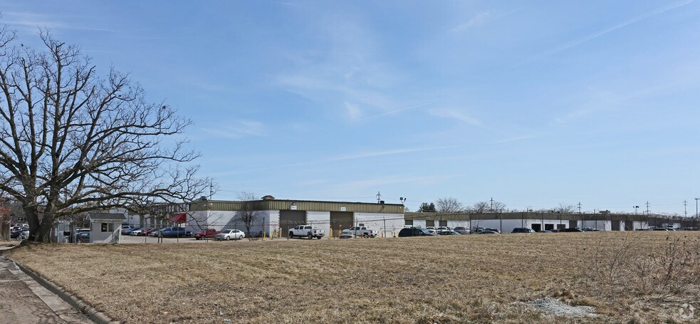 Primary Photo Of 3302 Kent St, Flint Distribution For Lease