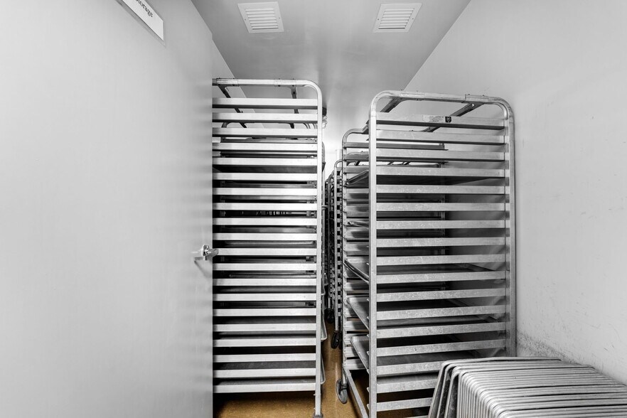 More Photos Of 7155-7159 NW 77th Ter, Miami Warehouse For Sale