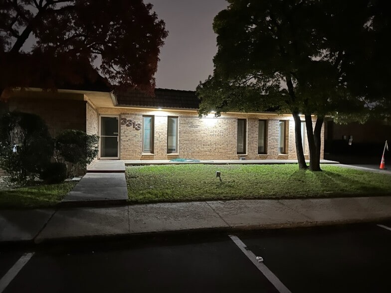 More Photos Of 3311-3313 81st St, Lubbock Medical For Lease