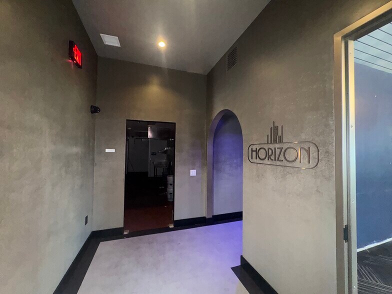 More Photos Of 1000 S Olive St, Los Angeles Restaurant For Lease