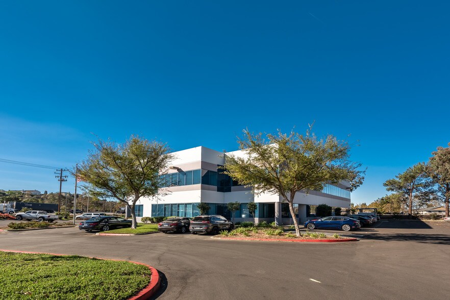 More Photos Of 301 Science Dr, Moorpark Medical For Lease