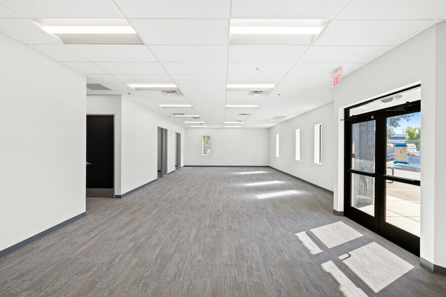 More Photos Of 2837 W Louise Dr, Phoenix Service For Sale