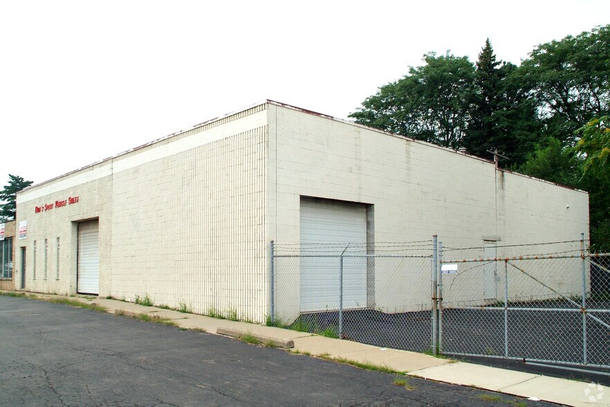 More Photos Of 24514 W McNichols Rd, Detroit Auto Repair For Sale