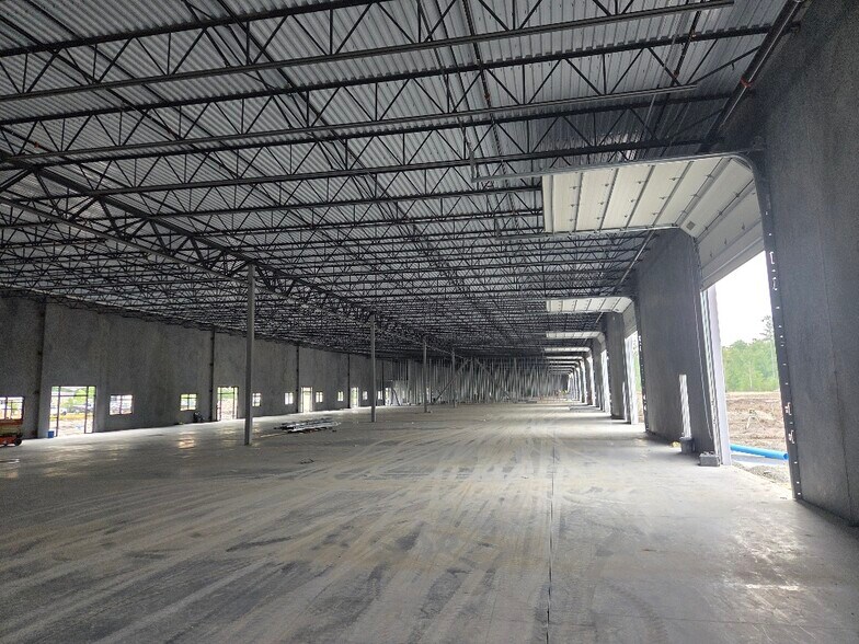 More Photos Of 9020 Industrial Blvd NE, Leland Distribution For Lease