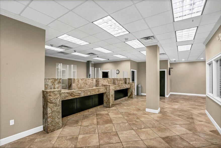 More Photos Of 4500 140th Ave N, Clearwater Unknown For Lease