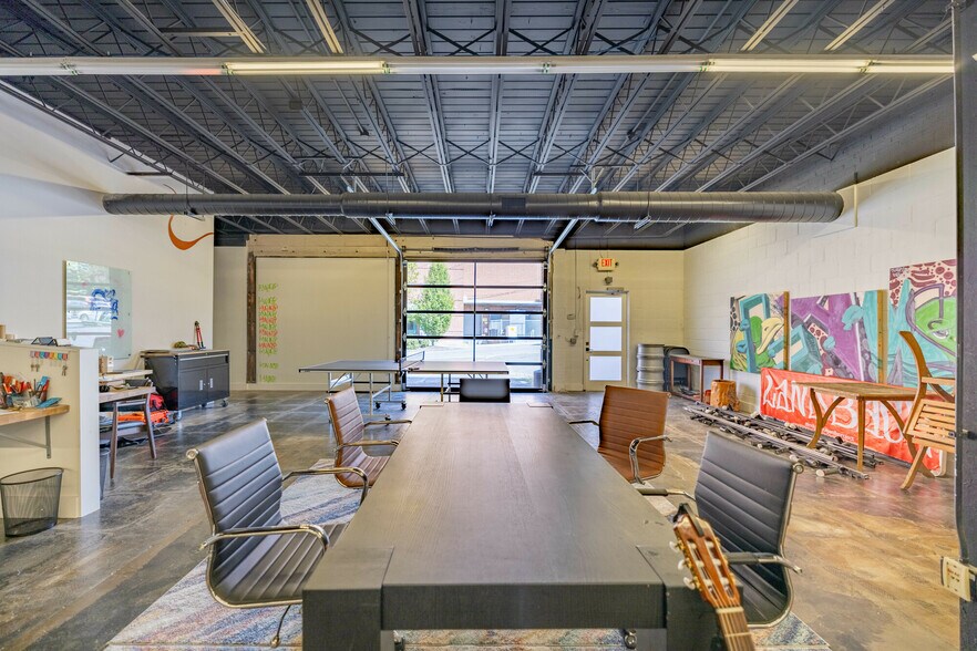 More Photos Of 46 Aston St, Asheville Light Manufacturing For Lease