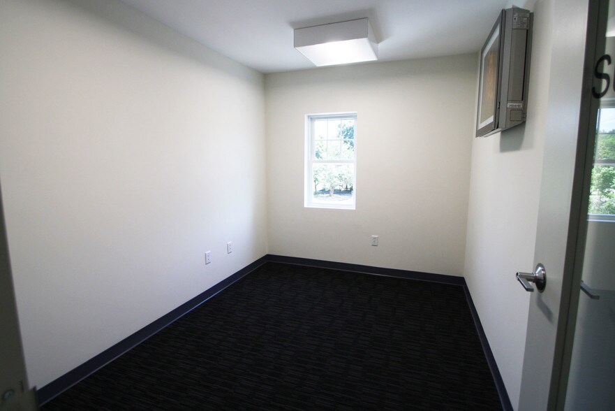 More Photos Of 764 Plain St, Marshfield Office Residential For Lease