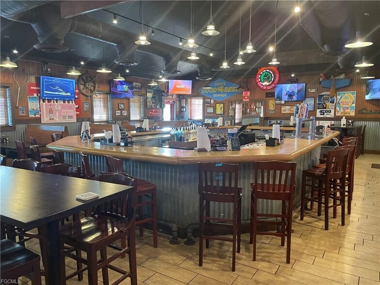 More Photos Of 12148 S Cleveland Ave, Fort Myers General Retail For Sale