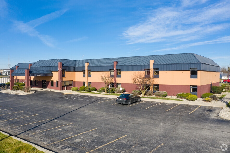 Primary Photo Of 235 Frontage Rd, Columbia City Hotel For Sale