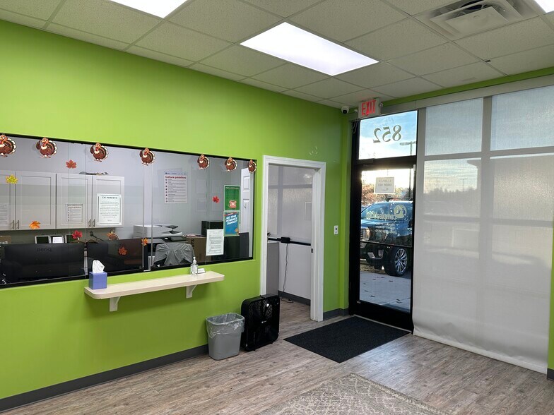 More Photos Of 850-852 Perry Rd, Apex Medical For Lease