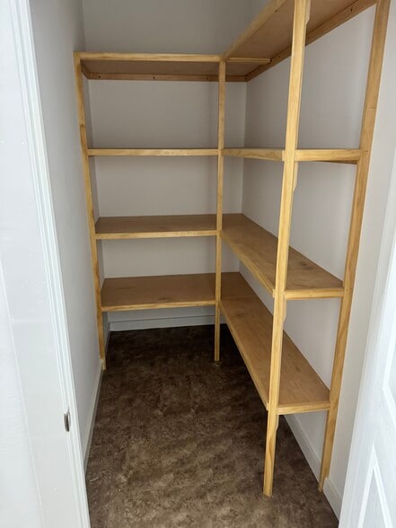 More Photos Of 101 Neal Pl, High Point Office For Lease