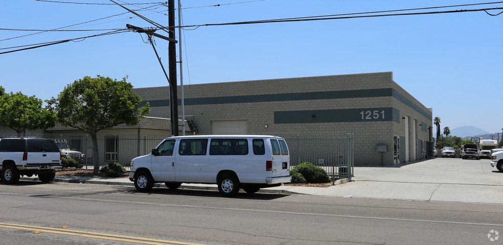 Primary Photo Of 1251 Greenfield Dr, El Cajon Warehouse For Lease