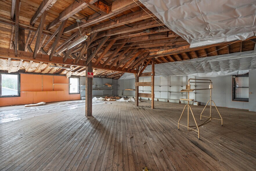 More Photos Of 162 Niagara Blvd, Fort Erie Marina For Sale