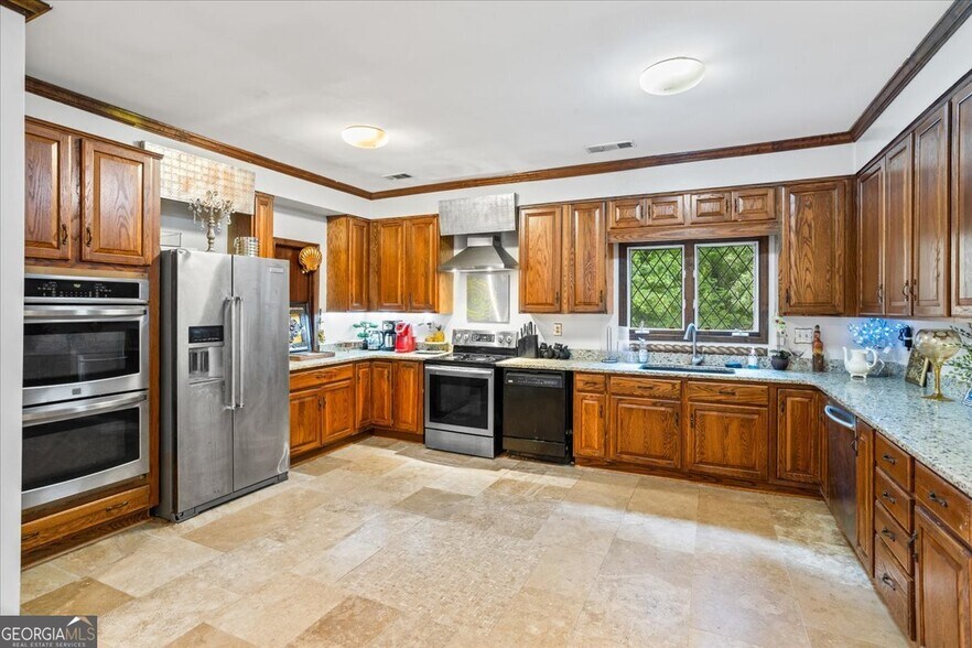 More Photos Of 3000 Cathedral Pl, Decatur Movie Radio TVStudio For Sale