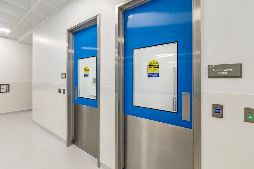 More Photos Of 727 Norristown Rd, Lower Gwynedd Research And Development For Lease