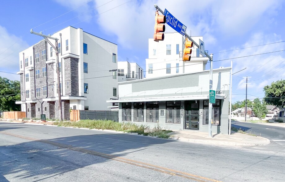 Primary Photo Of 1827 Saint Marys St, San Antonio Office For Sale