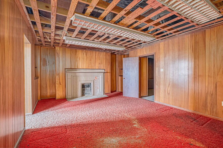 More Photos Of 100 E Bay St, Savannah Lodge Meeting Hall For Sale