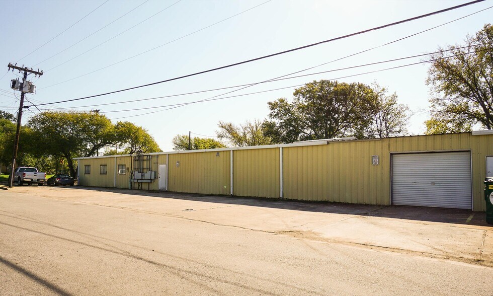 More Photos Of 1413 Sam Bass Rd, Round Rock Warehouse For Lease
