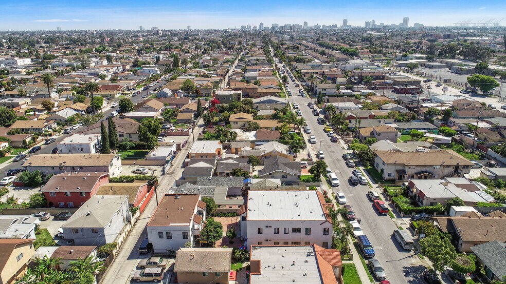 More Photos Of 2364-2370 Lime Ave, Long Beach Multifamily For Sale