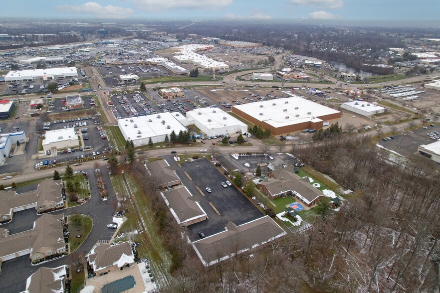 More Photos Of 9155 Governors Way, Cincinnati Office For Sale