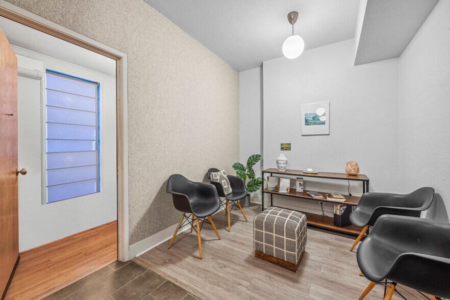 More Photos Of 3636 5th Ave, San Diego Office For Lease