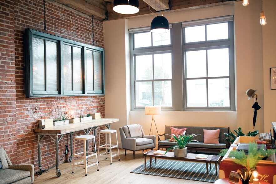 More Photos Of 2181 NW Nicolai St, Portland Manufacturing For Lease