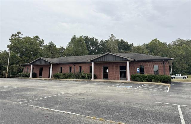 More Photos Of 301 Lake Dr, Ripley Office For Sale