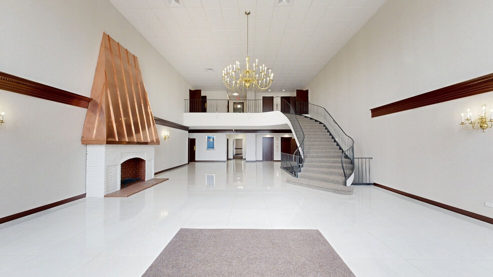 More Photos Of 188 Industrial Dr, Elmhurst Office For Lease