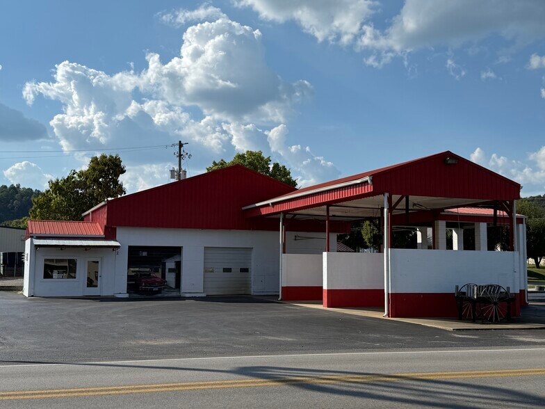 More Photos Of 200 S Dixie Hwy, Horse Cave General Retail For Sale