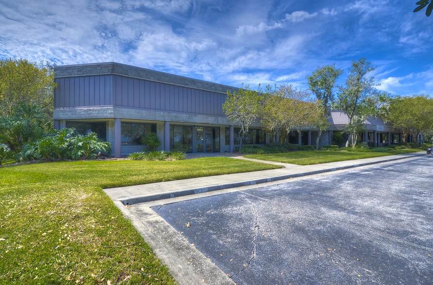 More Photos Of 8507 Benjamin Rd, Tampa Unknown For Lease