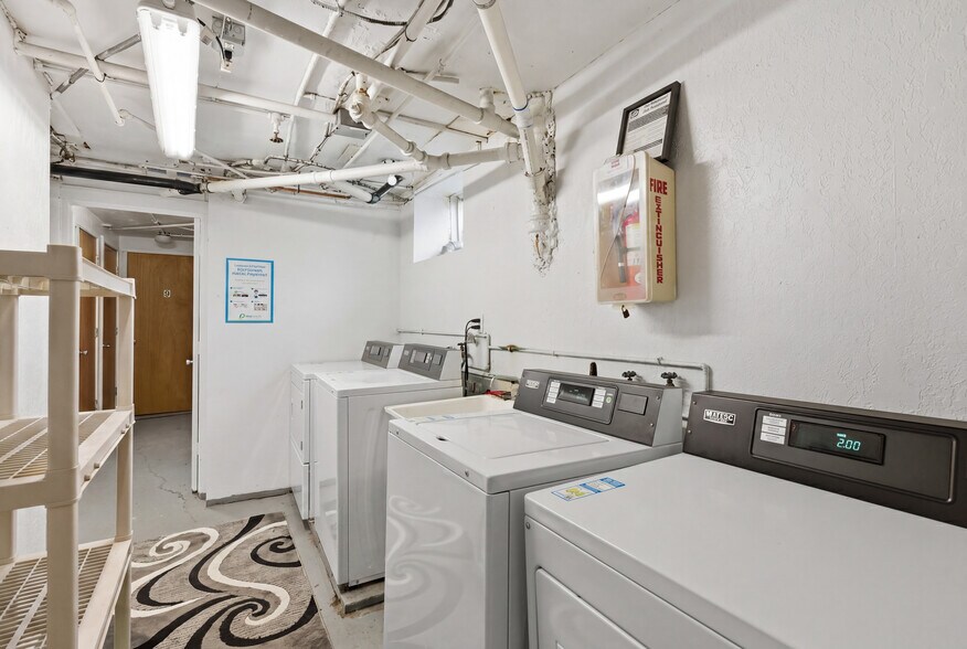 More Photos Of 1401 W Bertona St, Seattle Apartments For Sale