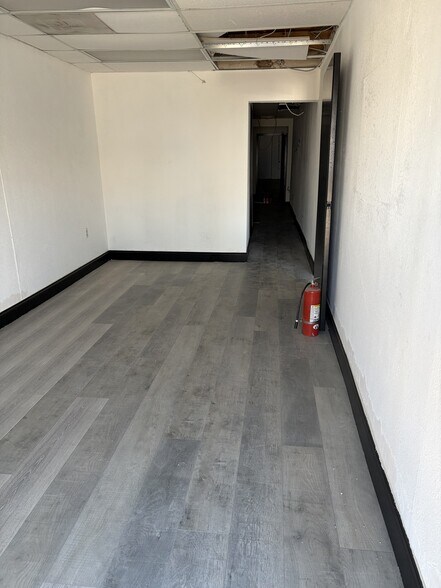 More Photos Of 2649 S Park Rd, Hallandale Warehouse For Lease