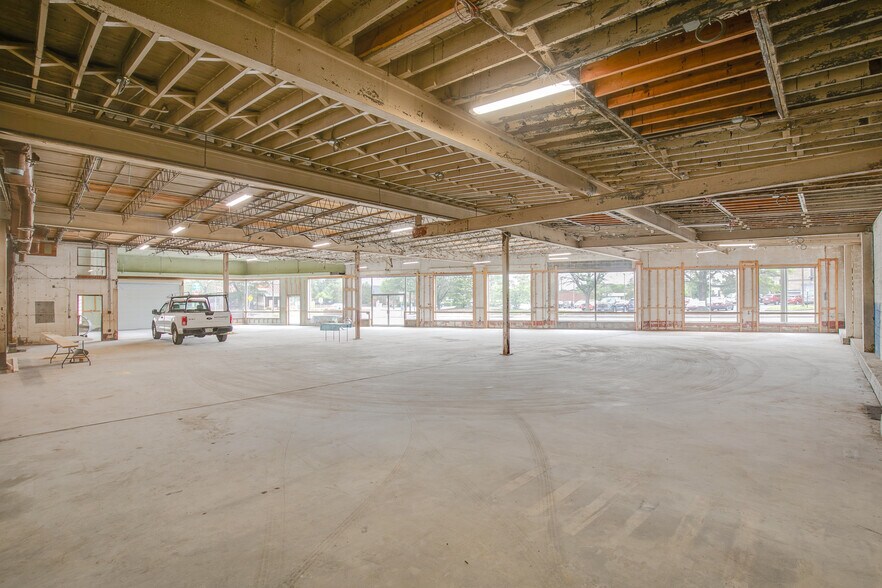 More Photos Of 207 Poythress Street, Hopewell Storefront Retail Office For Lease