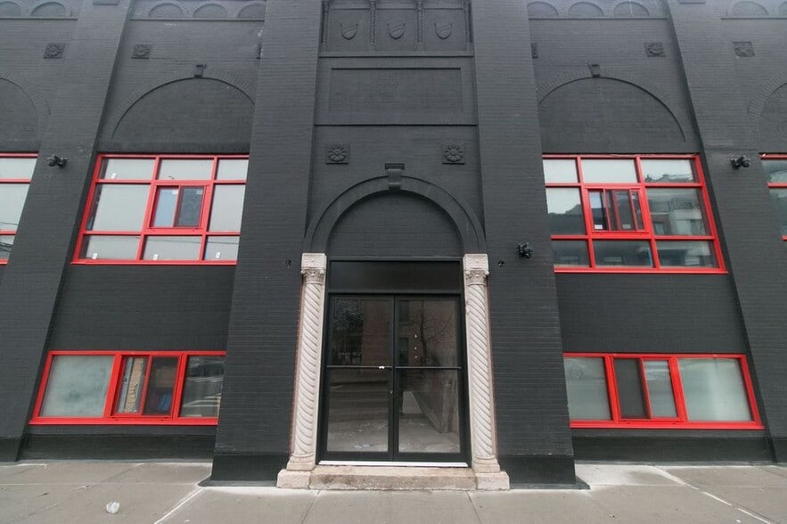 More Photos Of 78-92 Kingsland Ave, Brooklyn Flex For Sale