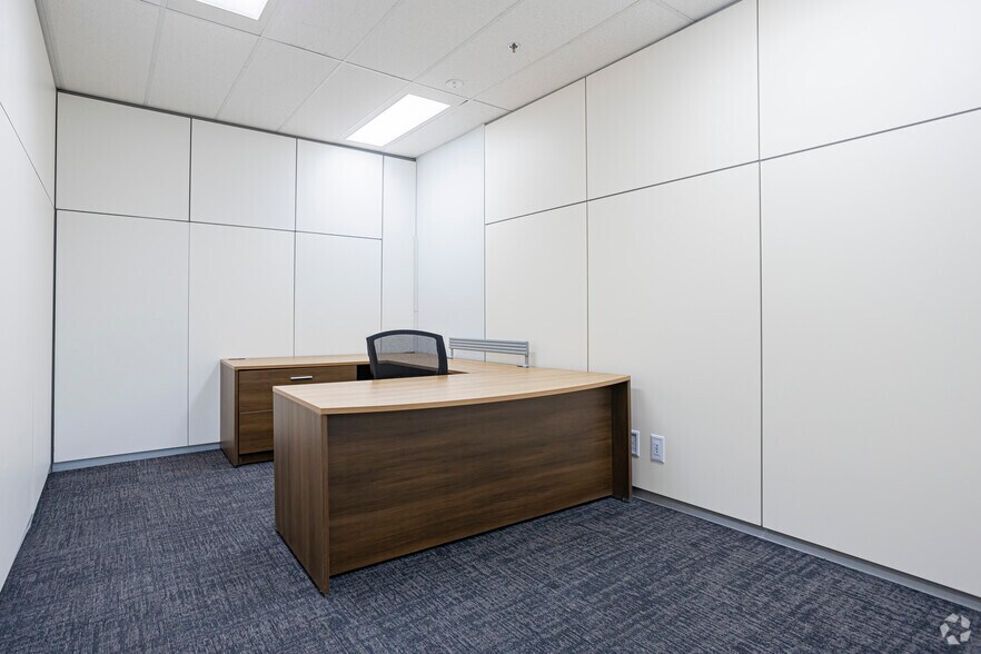 More Photos Of 903 8th Ave SW, Calgary Coworking Space