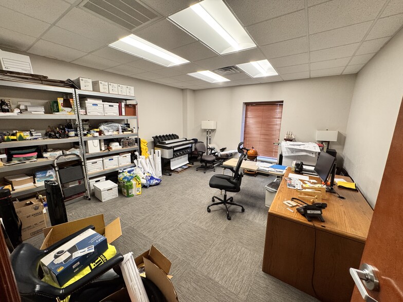 More Photos Of 7408 NW 85th St, Oklahoma City Warehouse For Lease