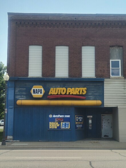 More Photos Of 118 Main St N, Stewartville Freestanding For Lease